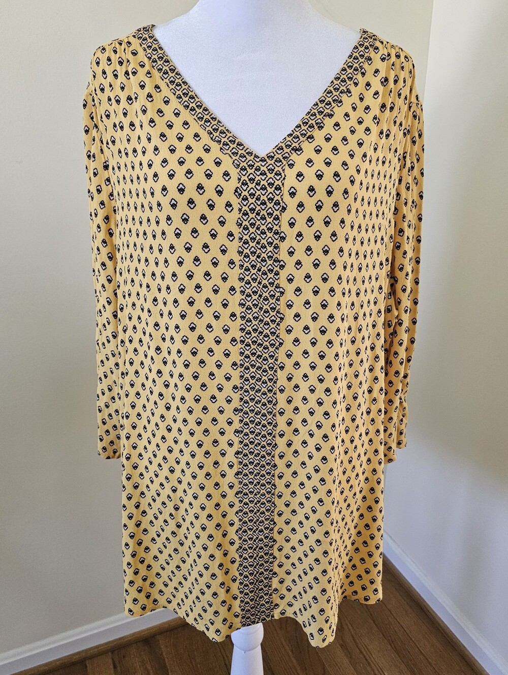 NWT Women's Yellow Printed V-Neck Tunic Top, Size XXL